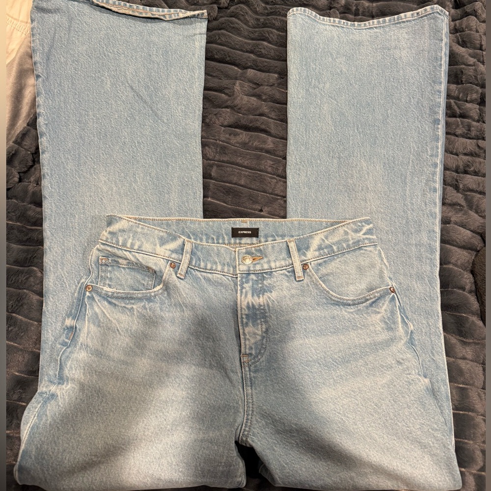 Express Jeans - 70s Flare Midrise Stretch